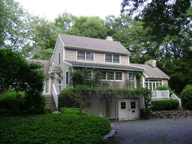 Building photograph for 439 CARMEL HILL RD N